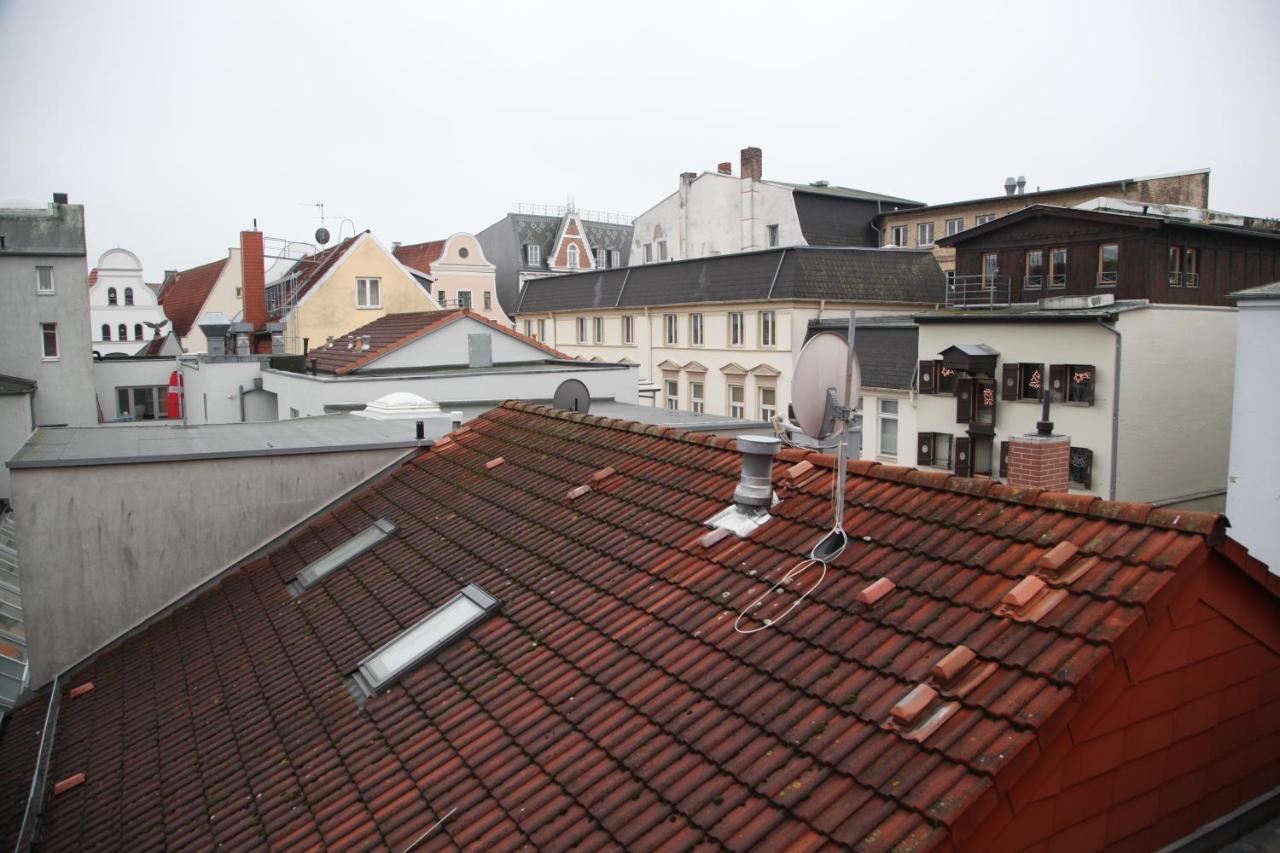Wunderschoene Dachgeschoss - Maisonette Rostock Dış mekan fotoğraf